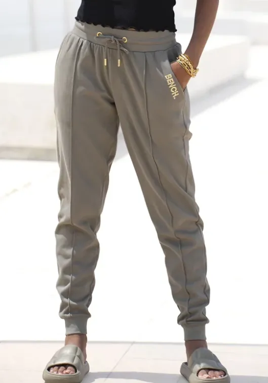 Discount Bench. Sweathose Khaki
