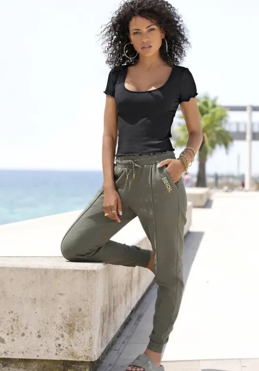 Discount Bench. Sweathose Khaki