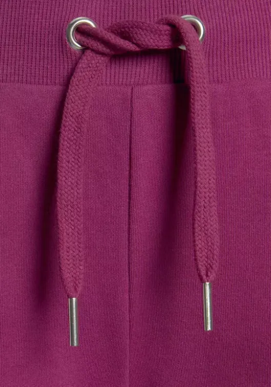 Clearance Bench. Sweatshorts Beere