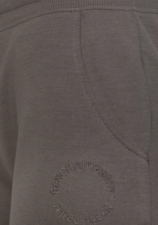 Online Bench. Sweatshorts"Mit Logostickerei" Taupe
